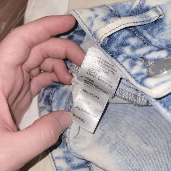Articles of Society Light Acid Wash Midrise Jean Shorts 26 - Picture 8 of 11
